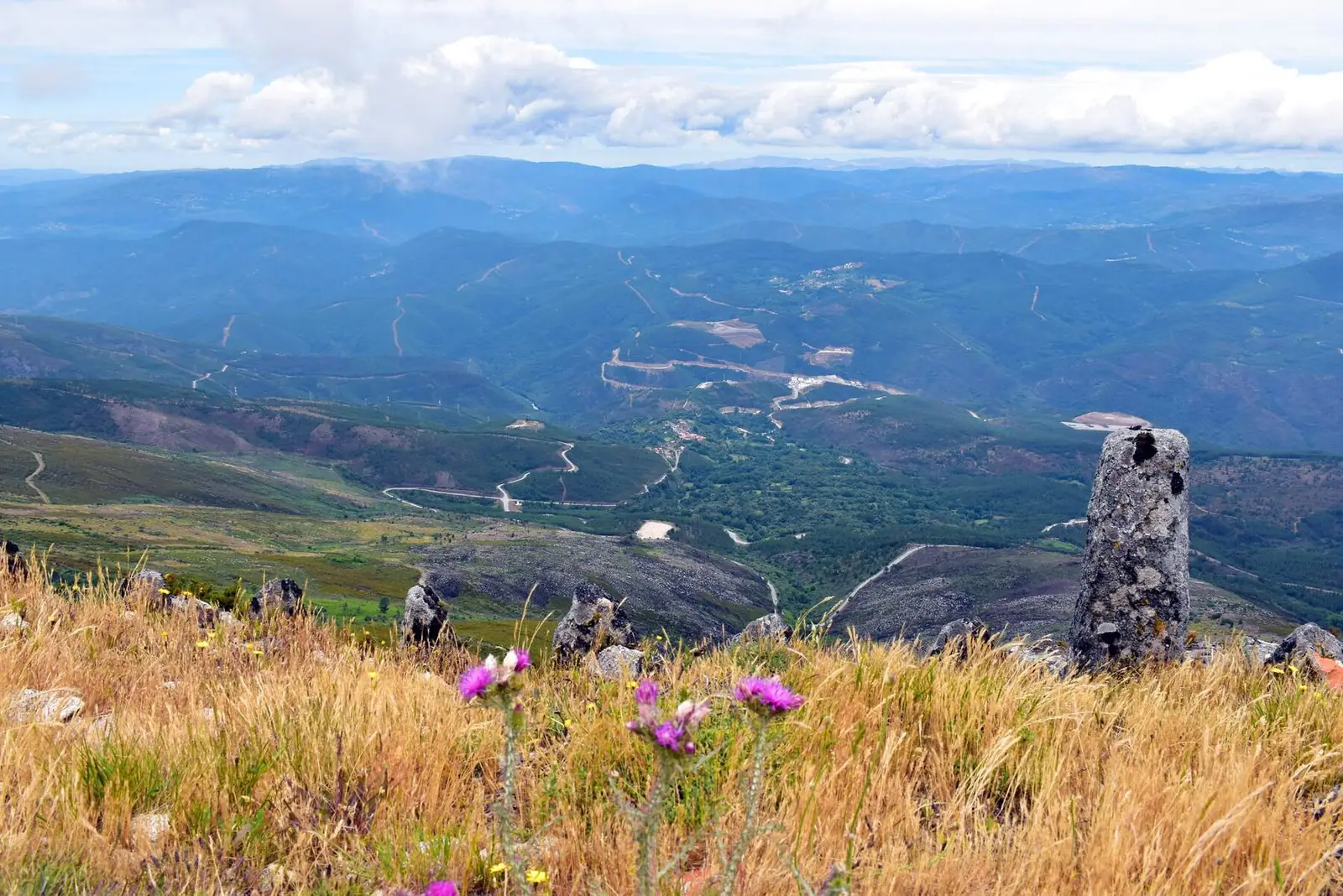 Vista da Serra do Minhéu, Parada de Monteiros